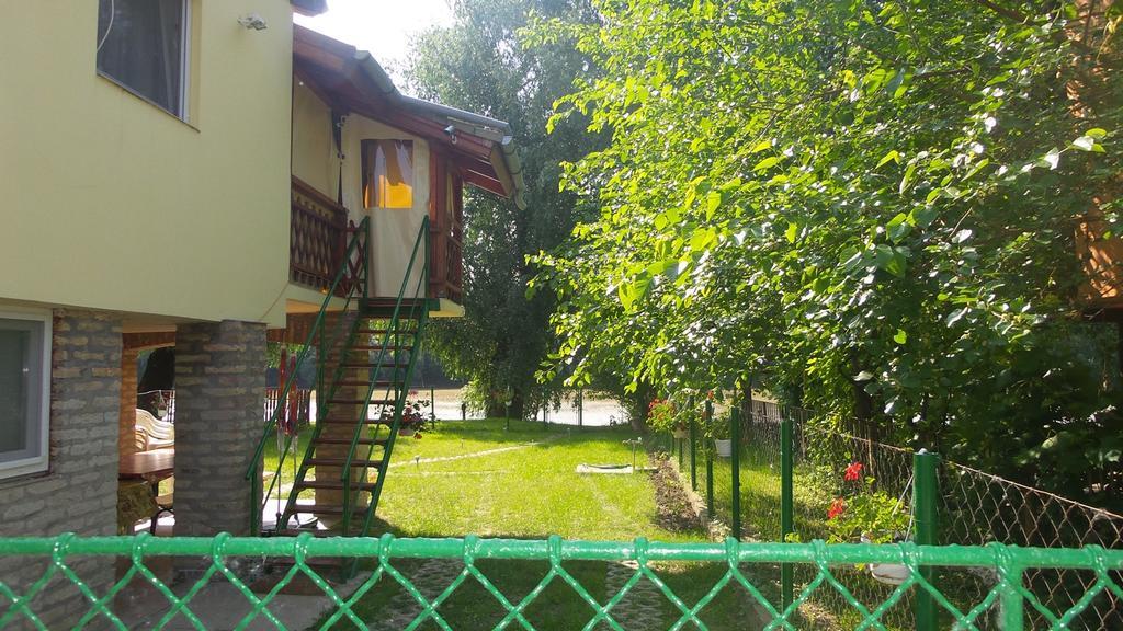 Tiszavirag Vendeghaz Villa Сегед Екстериор снимка