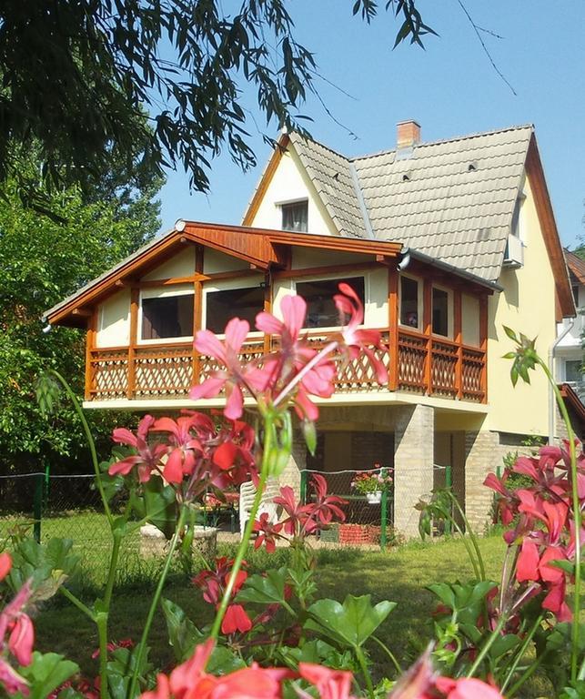 Tiszavirag Vendeghaz Villa Сегед Екстериор снимка