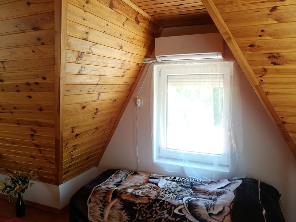 Tiszavirag Vendeghaz Villa Сегед Екстериор снимка